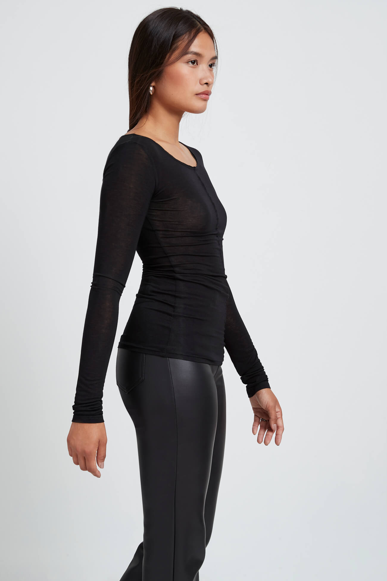 Black Fitted Scoopneck - Eva Top | Marcella